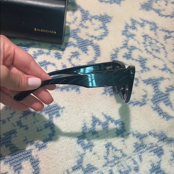 Balenciaga Cat Eye Logo Sunglasses - Picture 3 of 3